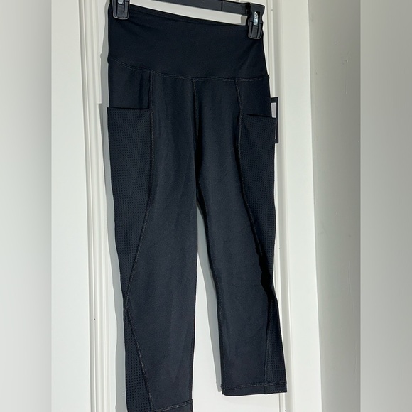NWT UURun Yoga Pants Women's Sz Xs Black Leggings Athletic Capris - Picture 1 of 3